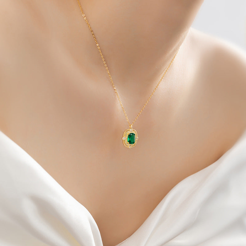 Square Sugar Sterling Silver 925 Necklace Female Niche Design Light Luxury Emerald Zircon Clavicle Chain High-Grade Cross-Border Pendant