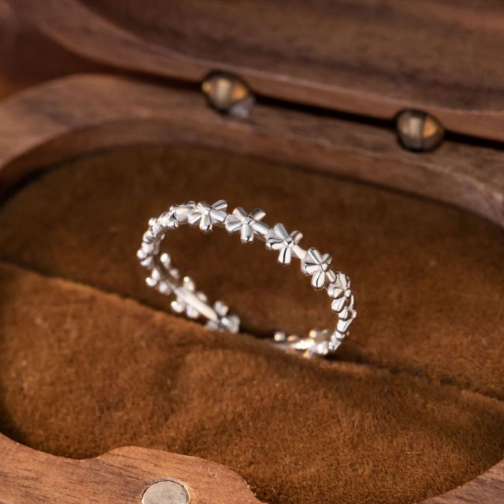 Daisy Pure Silver 925 Ring Female Niche Design Light Luxury Flower Plain Ring Ins Style Romantic Garland Ring
