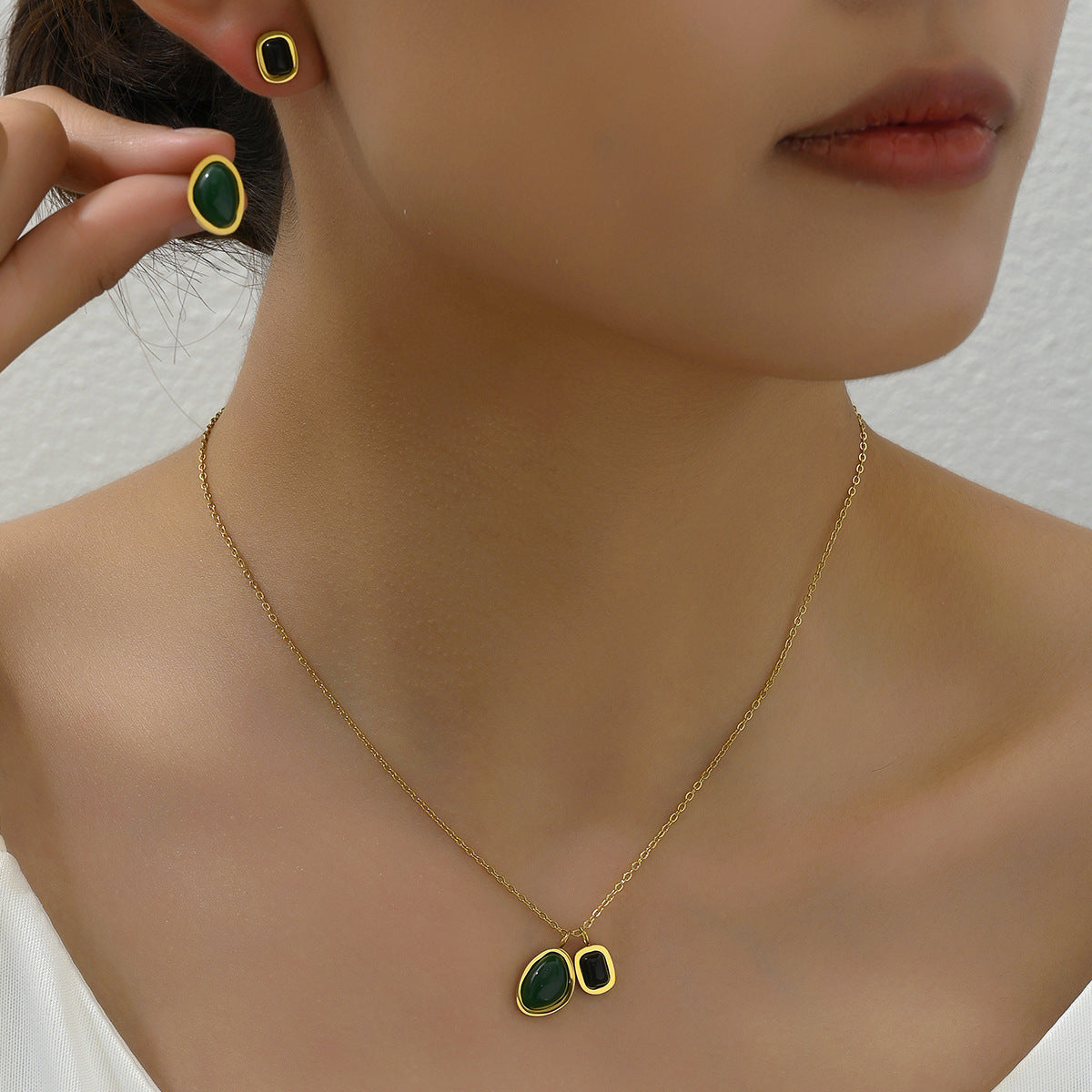 Green and Dark Double-Center Jewelry