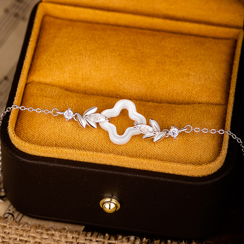 Clover S925 Sterling Silver Bracelet for Women Light Luxury High-End Sense Niche Fritillary Design Tassel Safe Holiday Gift for Women