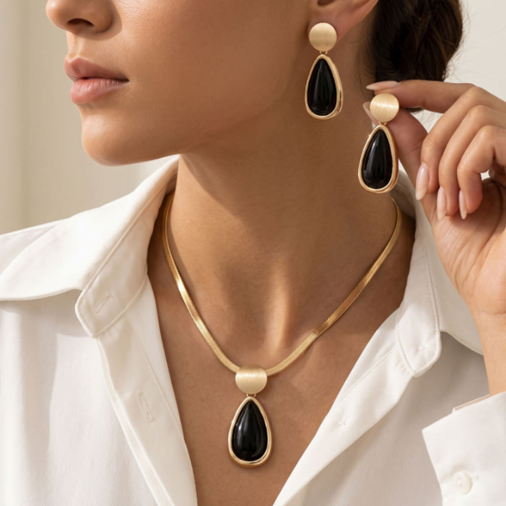 Black Teardrop Pendant Jewelry