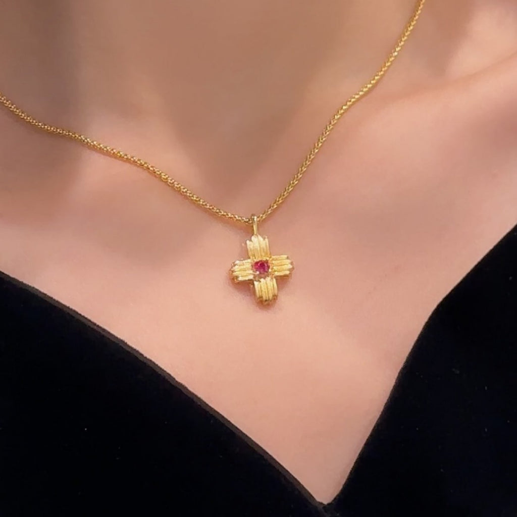 Vintage Buqi Style Lovely Sterling Silver 925 Necklace Brushed Little Red Book Same Style Cube Sugar Clavicle Chain Ins Opera Pendant
