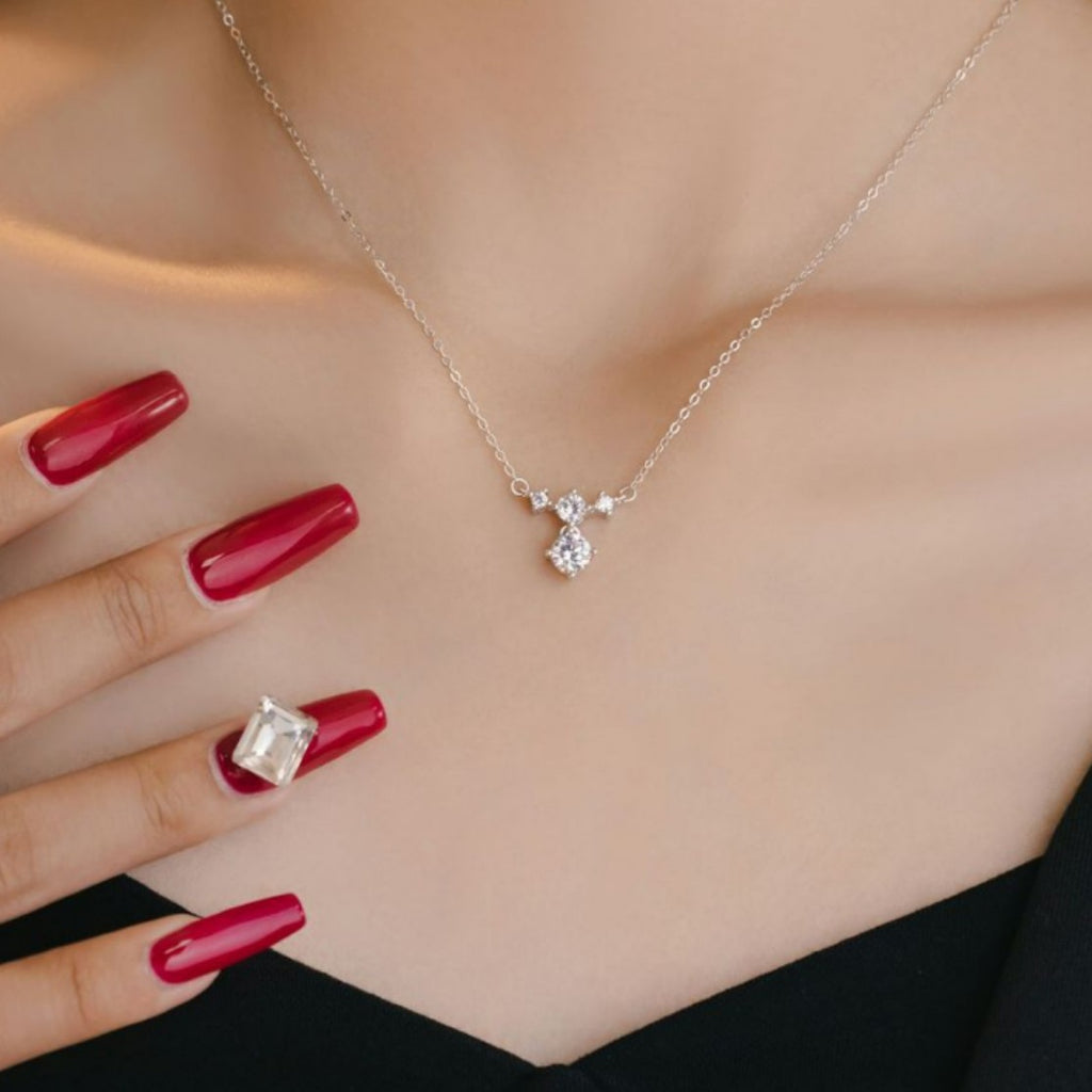 Laurel Sterling Silver 925 Necklace Female Niche Design Light Luxury Zircon Star Clavicle Chain Small Red Book Same Pendant