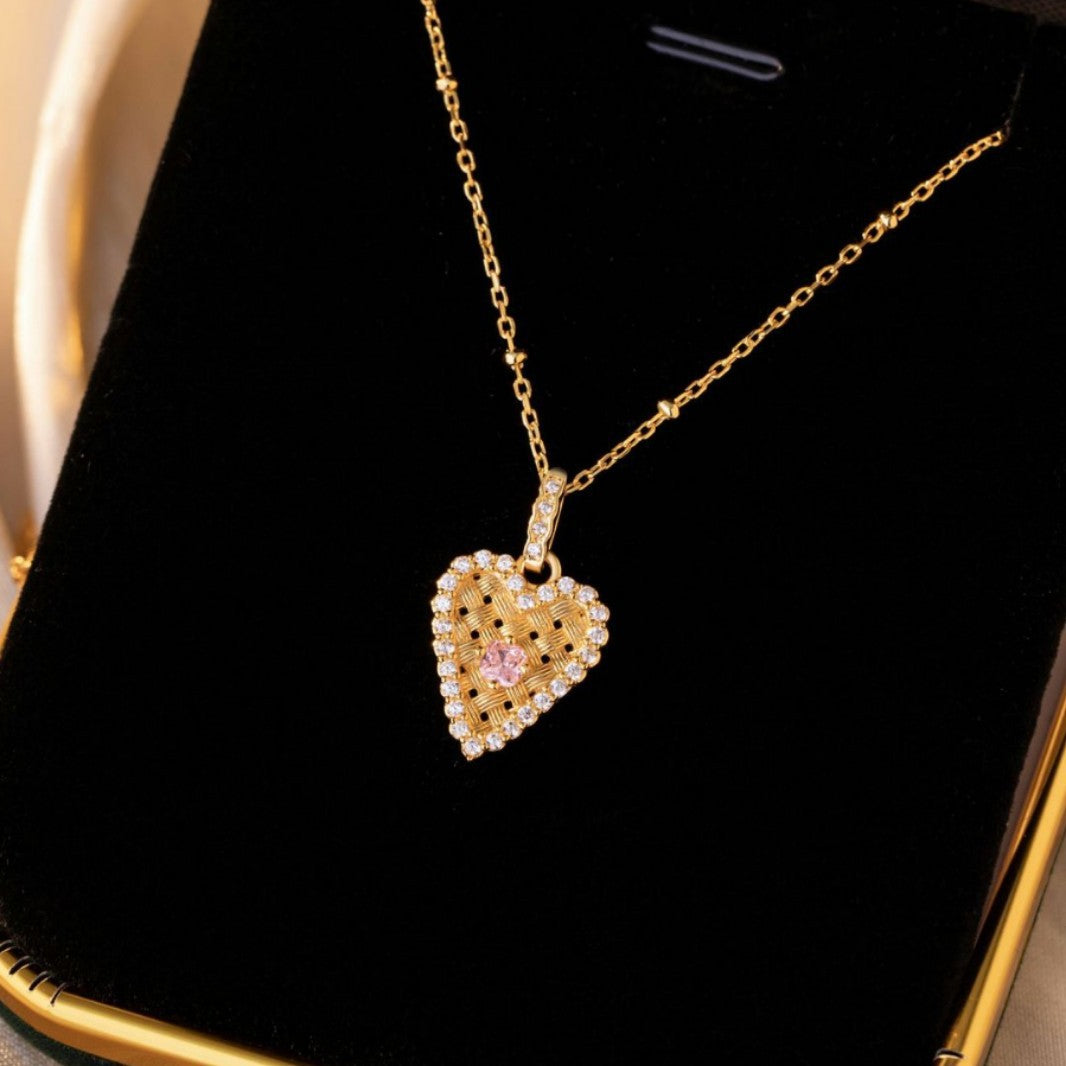 Light Luxury Retro Socialite Style Diamond-Embedded Brushed Woven Love Pendant Necklace New Simple High Sense Stacked Necklace