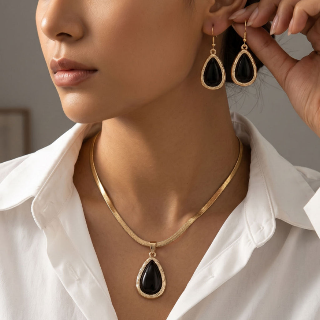 Black Teardrop Pendant Jewelry — product image 2