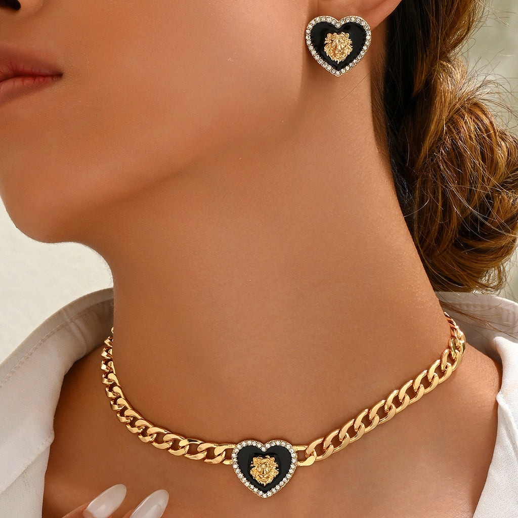Black Heart Medallion Chain Jewelry