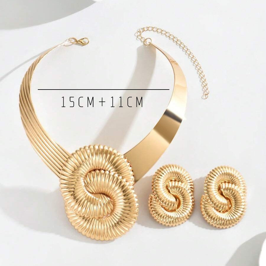 Ribbed Double-Spiral Collar Jewelry — product image 4