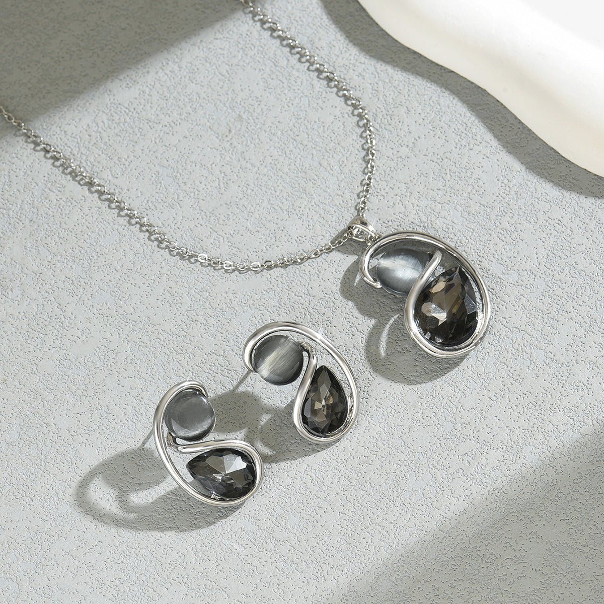 Dark Double-Curve Pendant Jewelry — product image 2