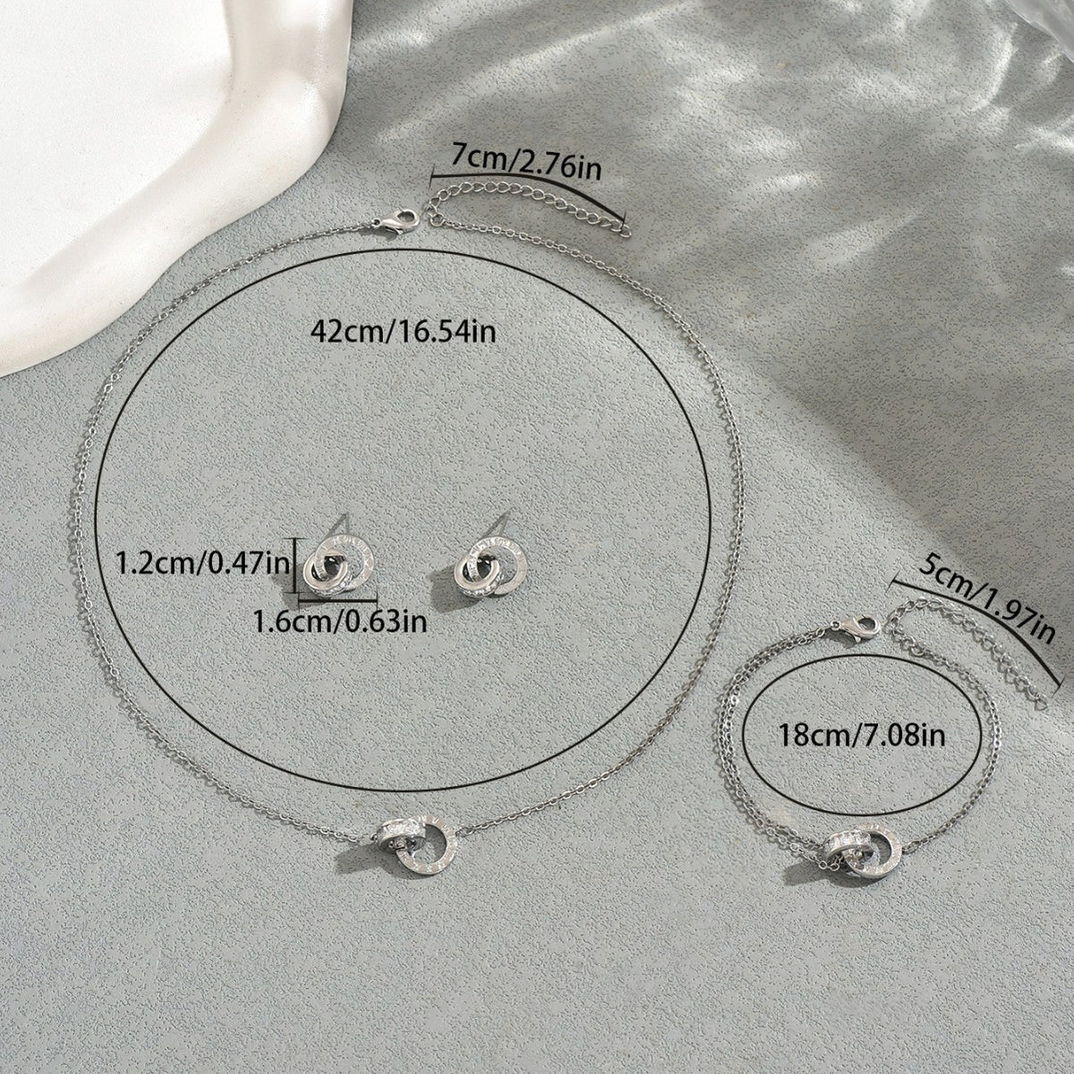 Petite Interlocking-Ring Jewelry — product image 4