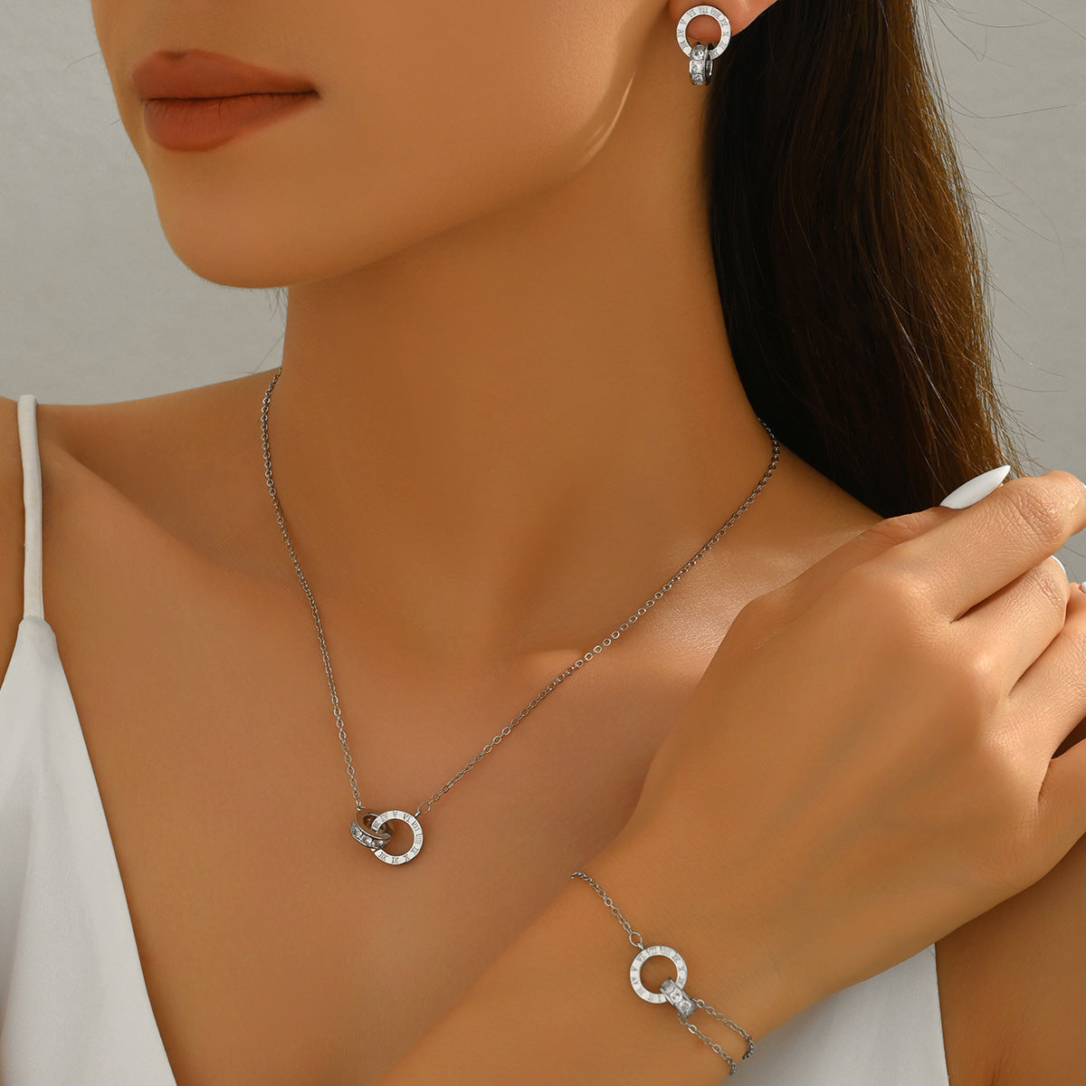 Petite Interlocking-Ring Jewelry — product image 2