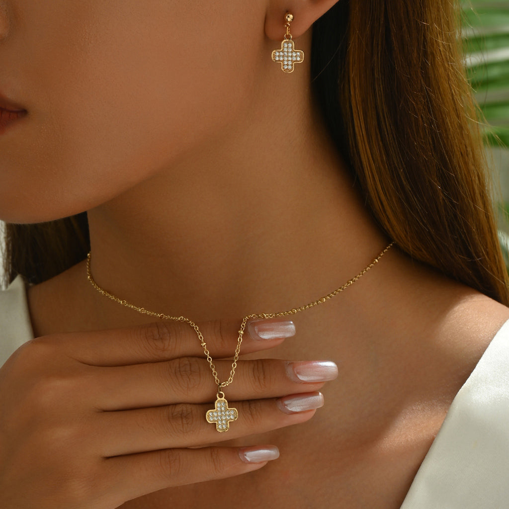 Fashionable Simple Korean Style Women's Inlaid Zircon Necklace Earrings Set Personalized Four-Leaf Clover Design Clavicle Chain Earrings