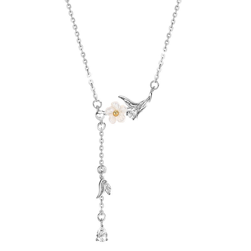 Halskette aus 925er Sterlingsilber – Kirschblüte und Schmetterling und Zirkonia-Akzente