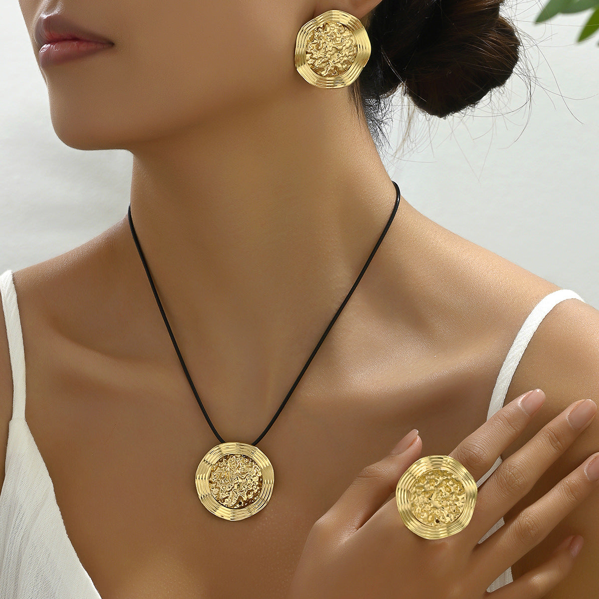 Crinkled Disc Cord Jewelry — product image 2