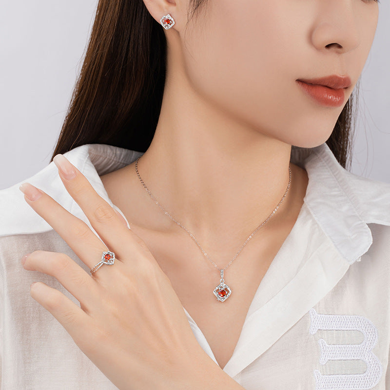 Fantasy Heart Sterling Silver 925 Necklace Niche Design Light Luxury Square Sugar Ice Flower Clavicle Chain Ins Style Love Pendant