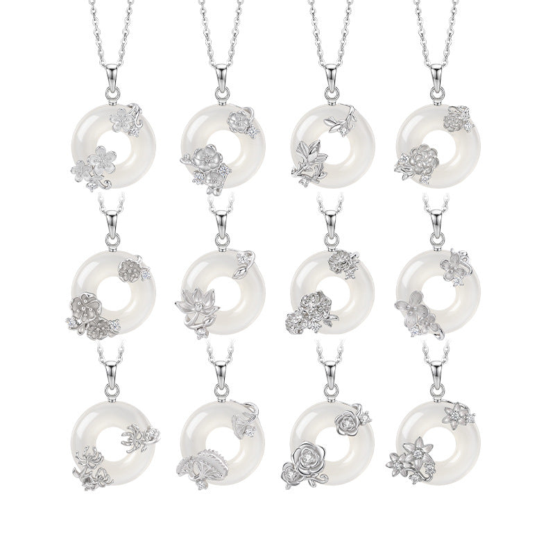 Halskette aus 925er Sterlingsilber – Lotusblüte und Scheibe und Chalcedon