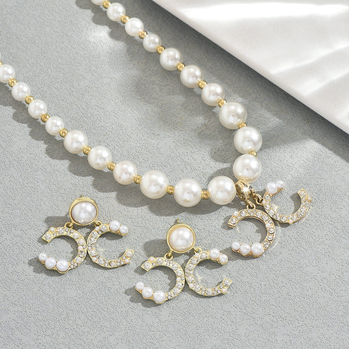 Pearl-Effect Curved Motif Jewelry — product image 3