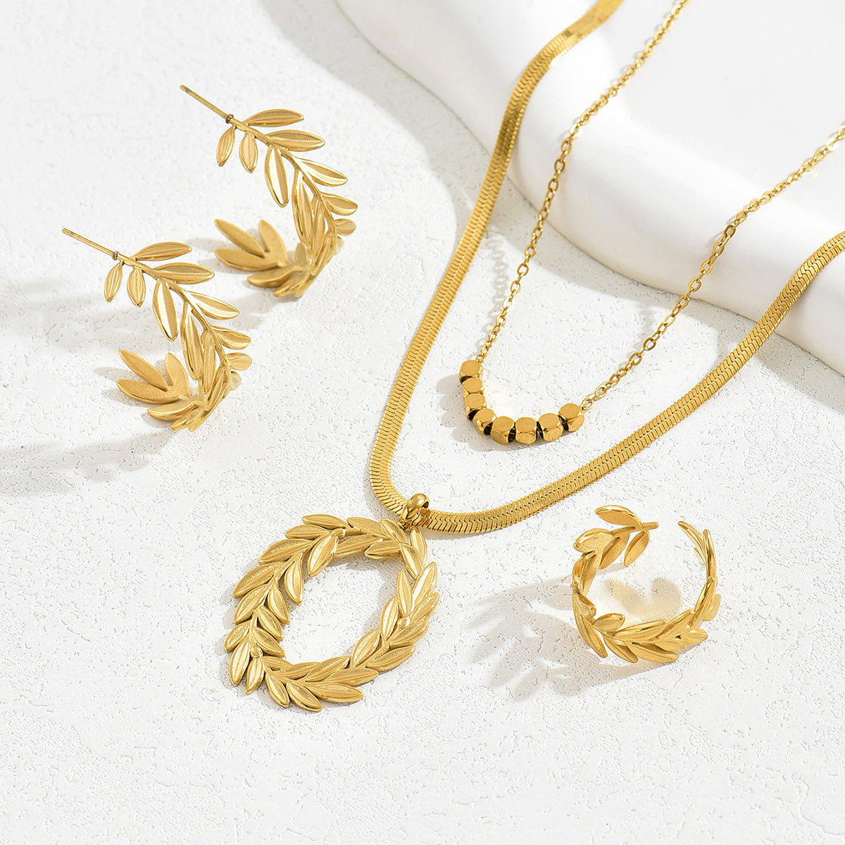 Wreath Pendant Jewelry — product image 3