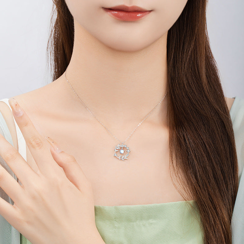 Vine Sterling Silver 925 Necklace Female Niche Design Light Luxury Glass Stone Flower Pendant Ins Style Garland Pendant